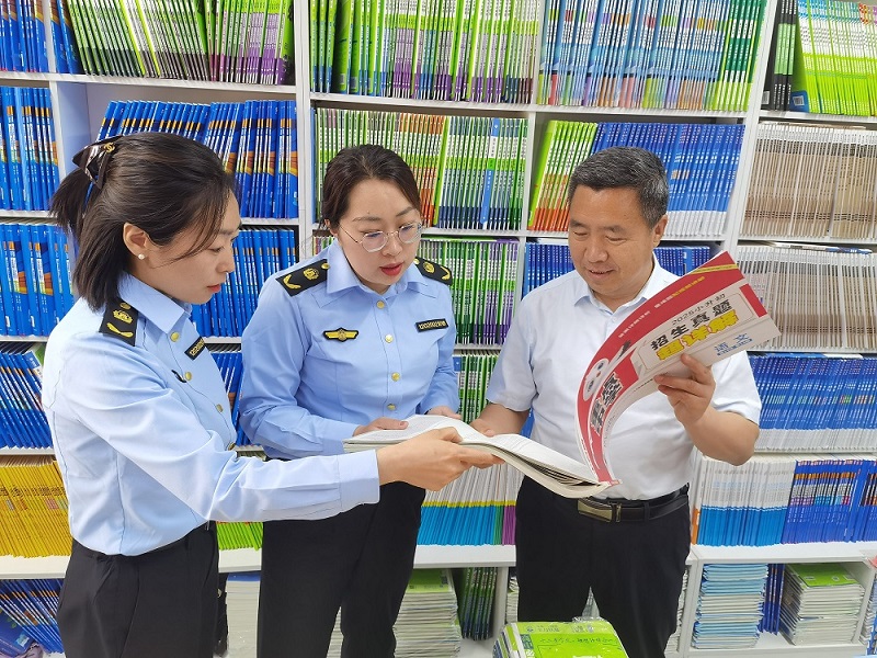 駐市委宣傳部紀(jì)檢監(jiān)察組深入一線實(shí)地督查校園周邊書(shū)店